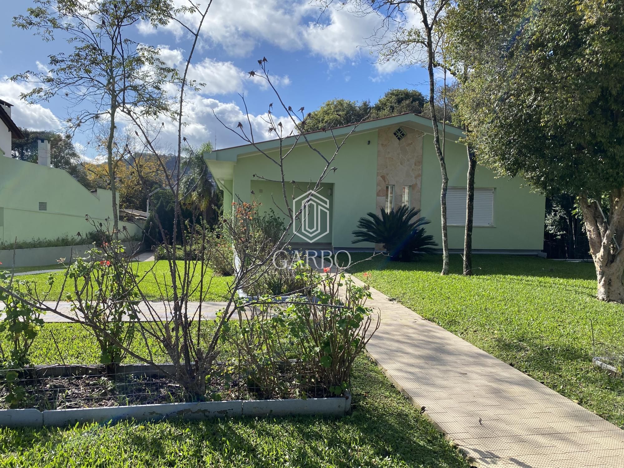 Casa à venda com 4 quartos, 559m² - Foto 1