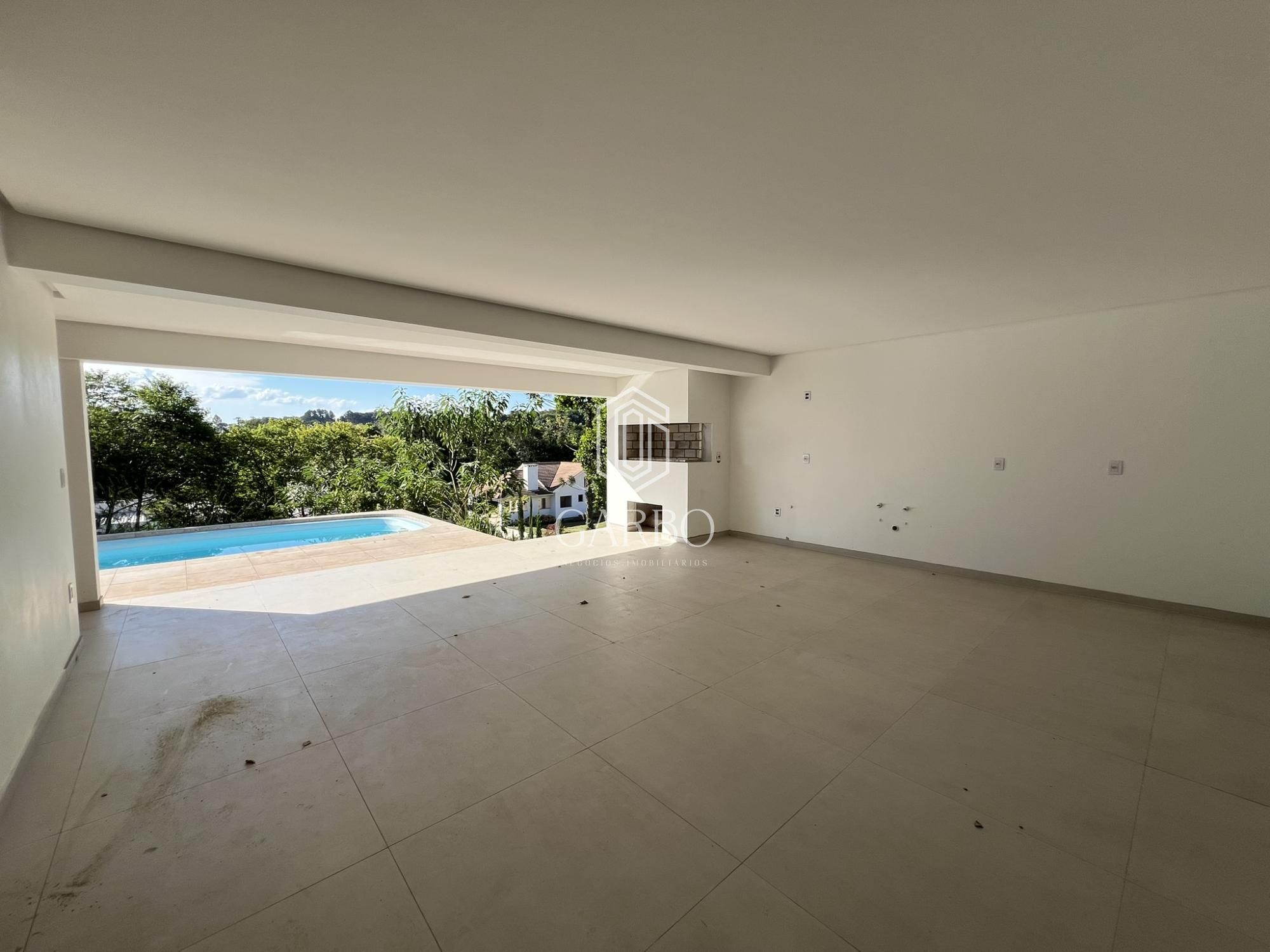 Casa à venda com 3 quartos, 314m² - Foto 4