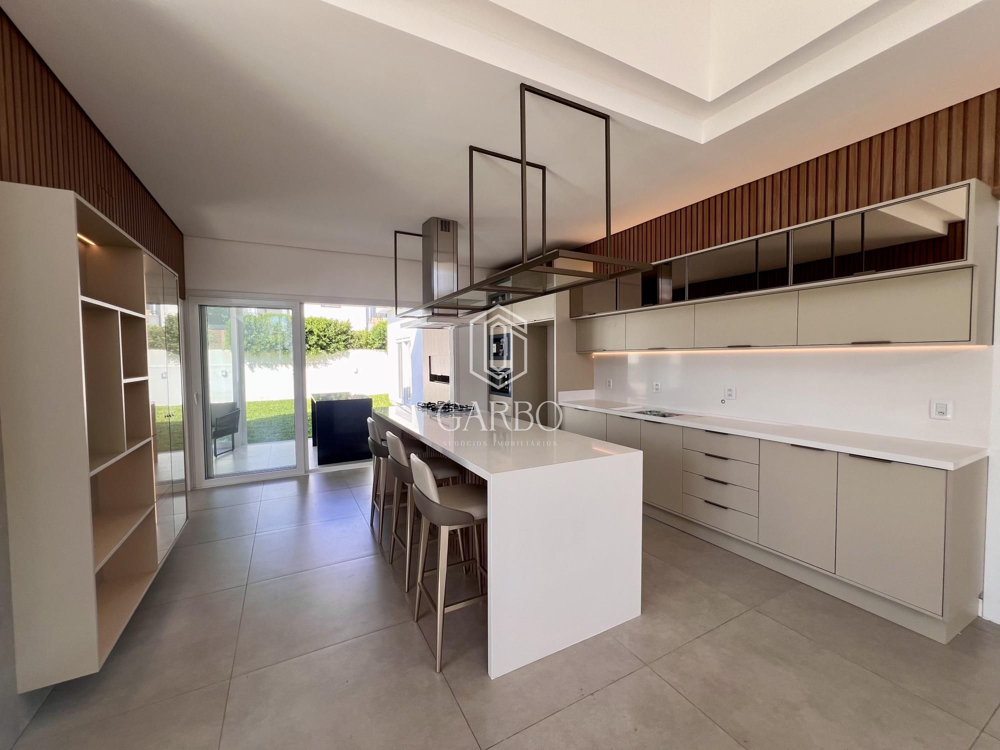 Casa à venda com 3 quartos, 227m² - Foto 4