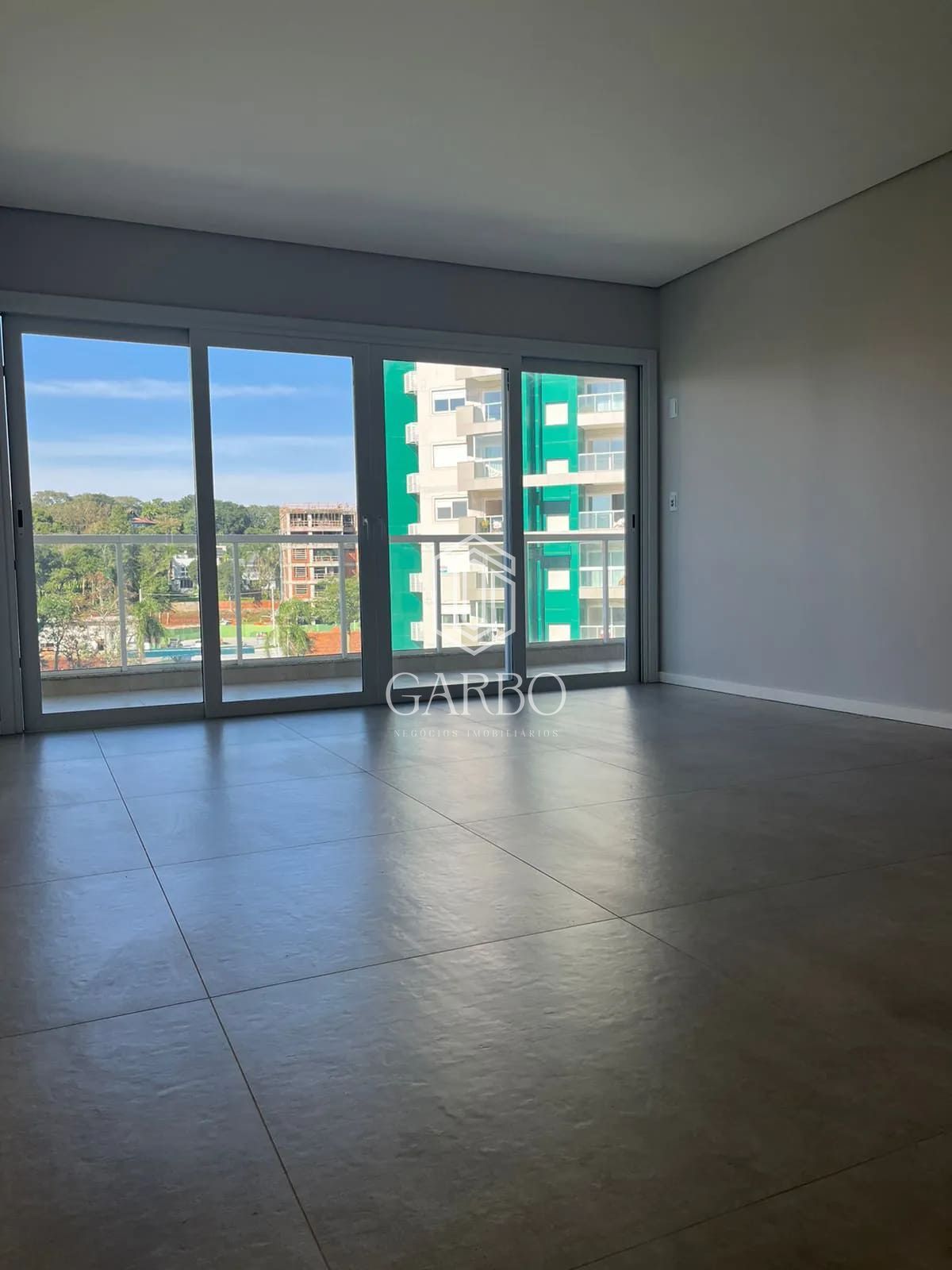 Apartamento à venda com 3 quartos, 167m² - Foto 3