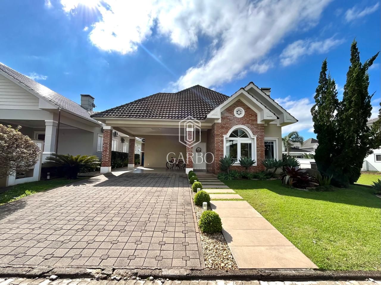 Casa, 3 quartos, 268 m² - Foto 1