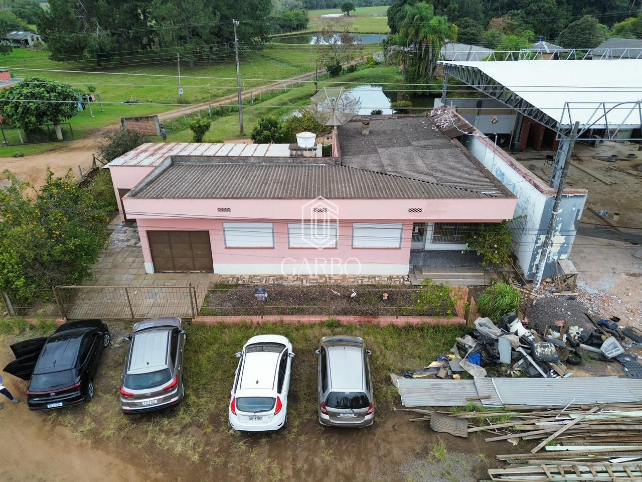 CASA COMERCIAL EM PINHEIRAL