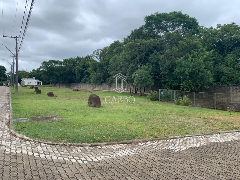 TERRENO AMPLO COM FUNDOS PARA A ÁREA VERDE