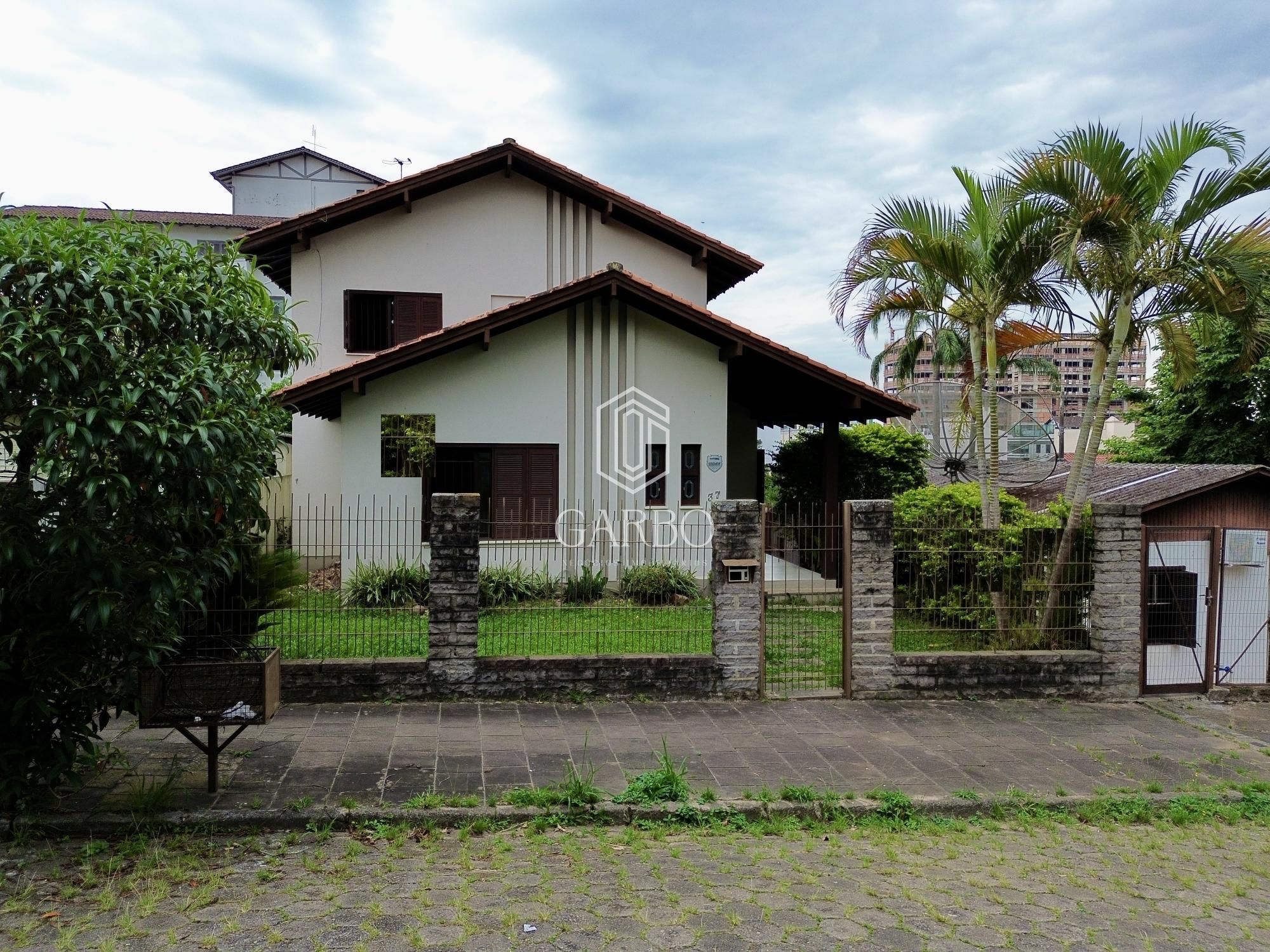 Casa à venda com 3 quartos, 255m² - Foto 1