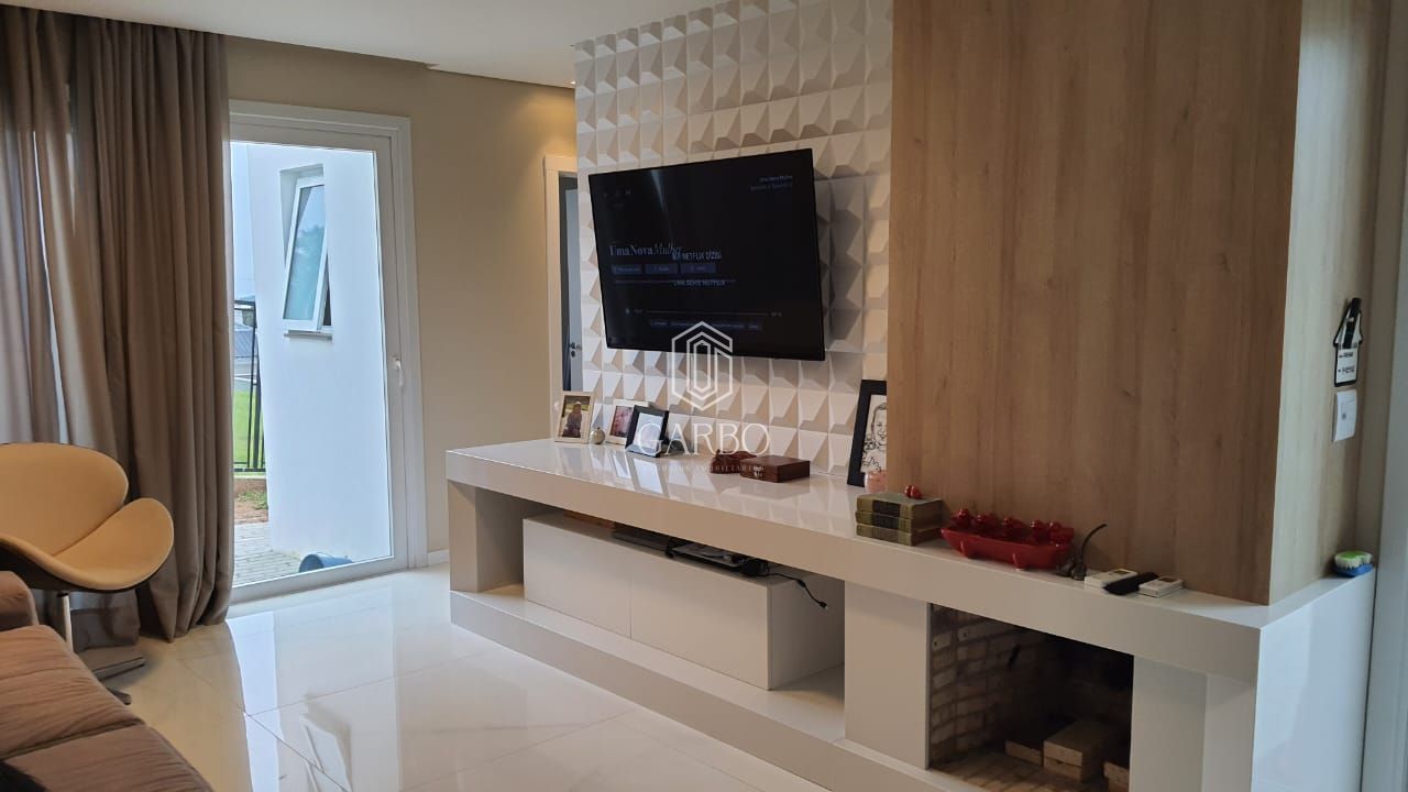 Casa à venda com 3 quartos, 227m² - Foto 2