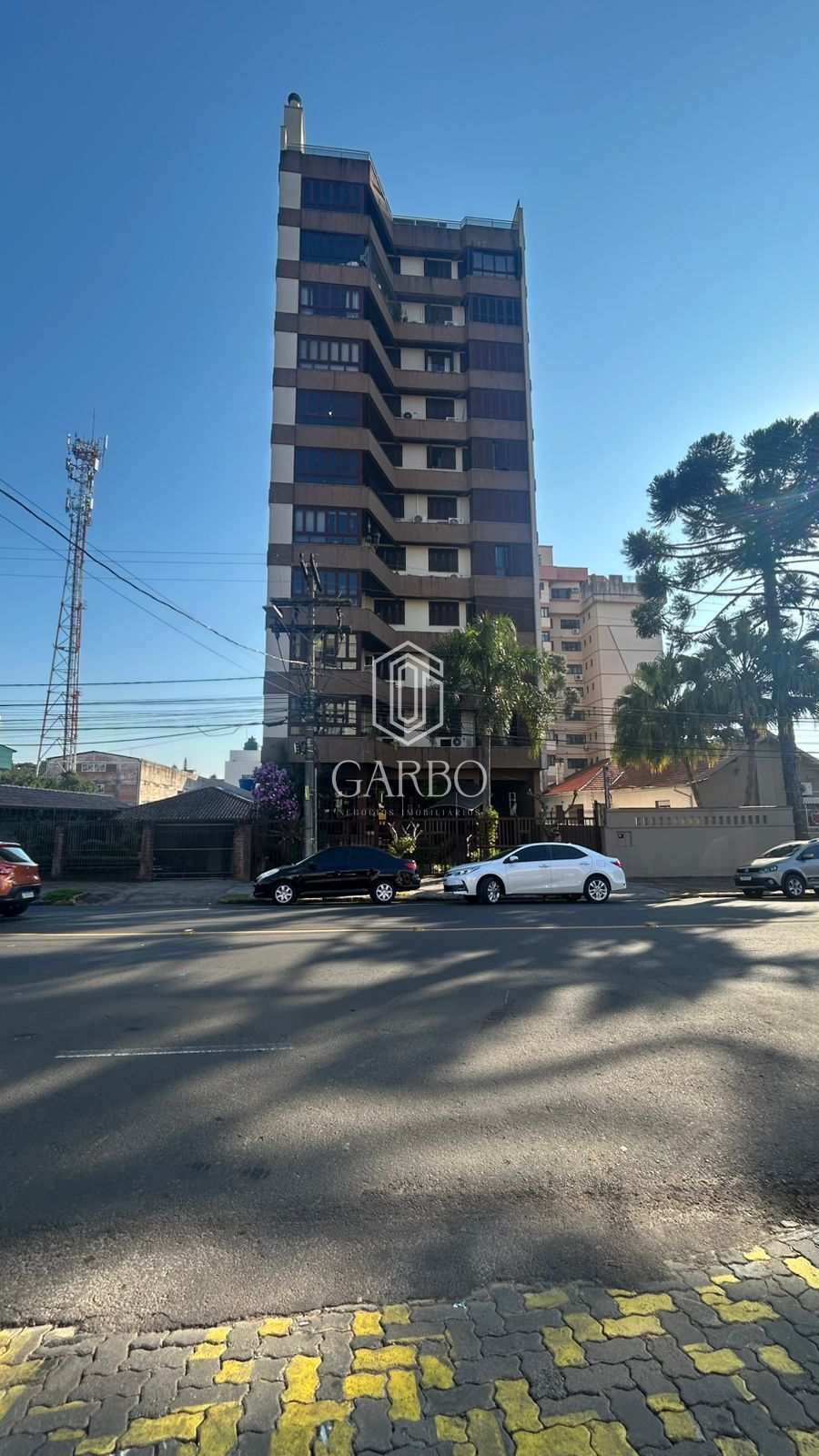 APARTAMENTO À VENDA NA THOMAZ FLORES