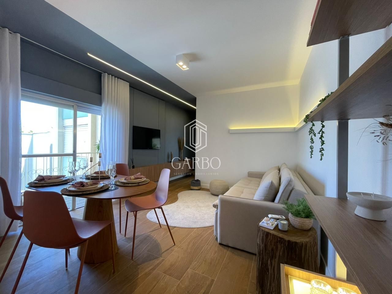APARTAMENTO TOTALMENTE MOBILIADO NO CENTRO