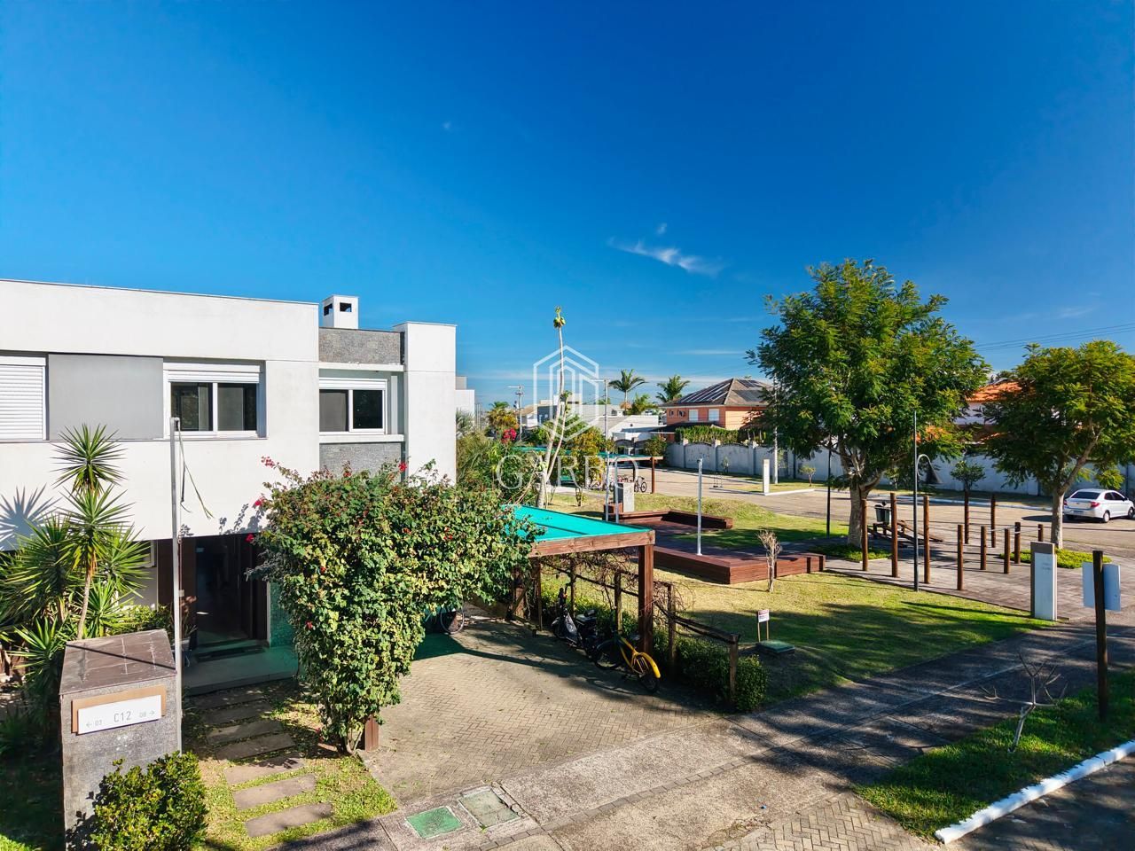 Casa, 4 quartos, 335 m² - Foto 1