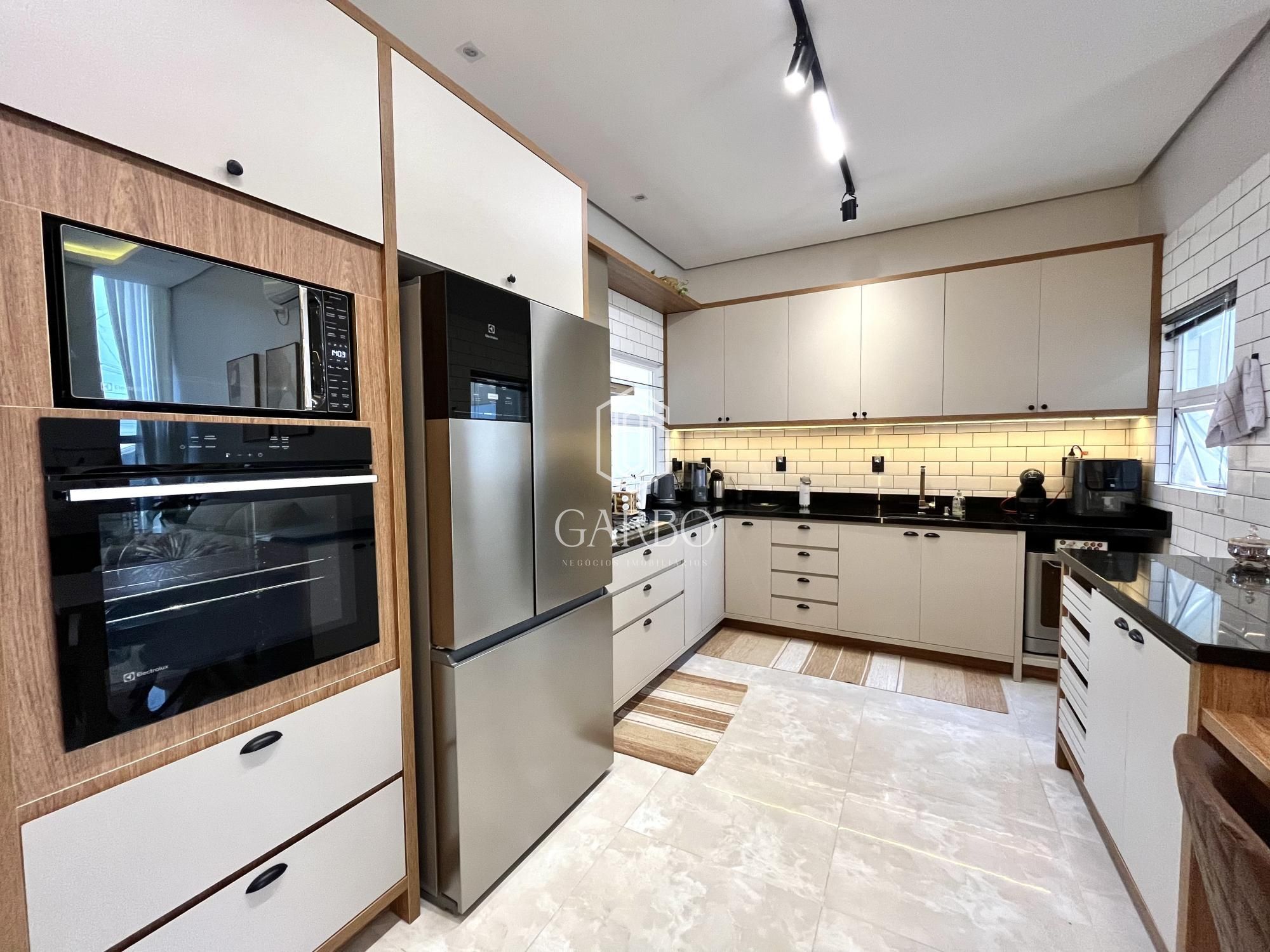 Casa, 3 quartos, 210 m² - Foto 4