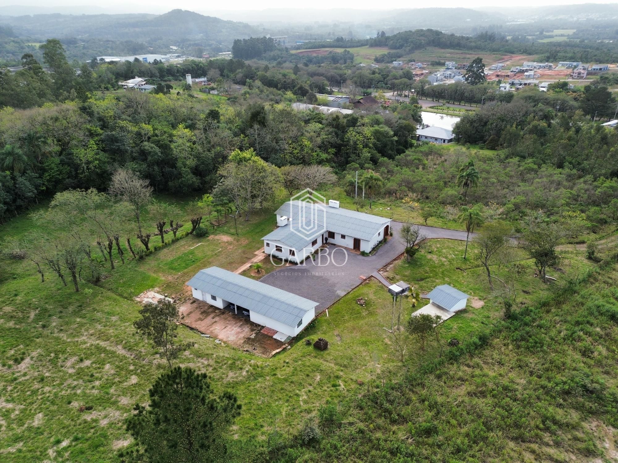 Sítio, 3 quartos, 9962 m² - Foto 1