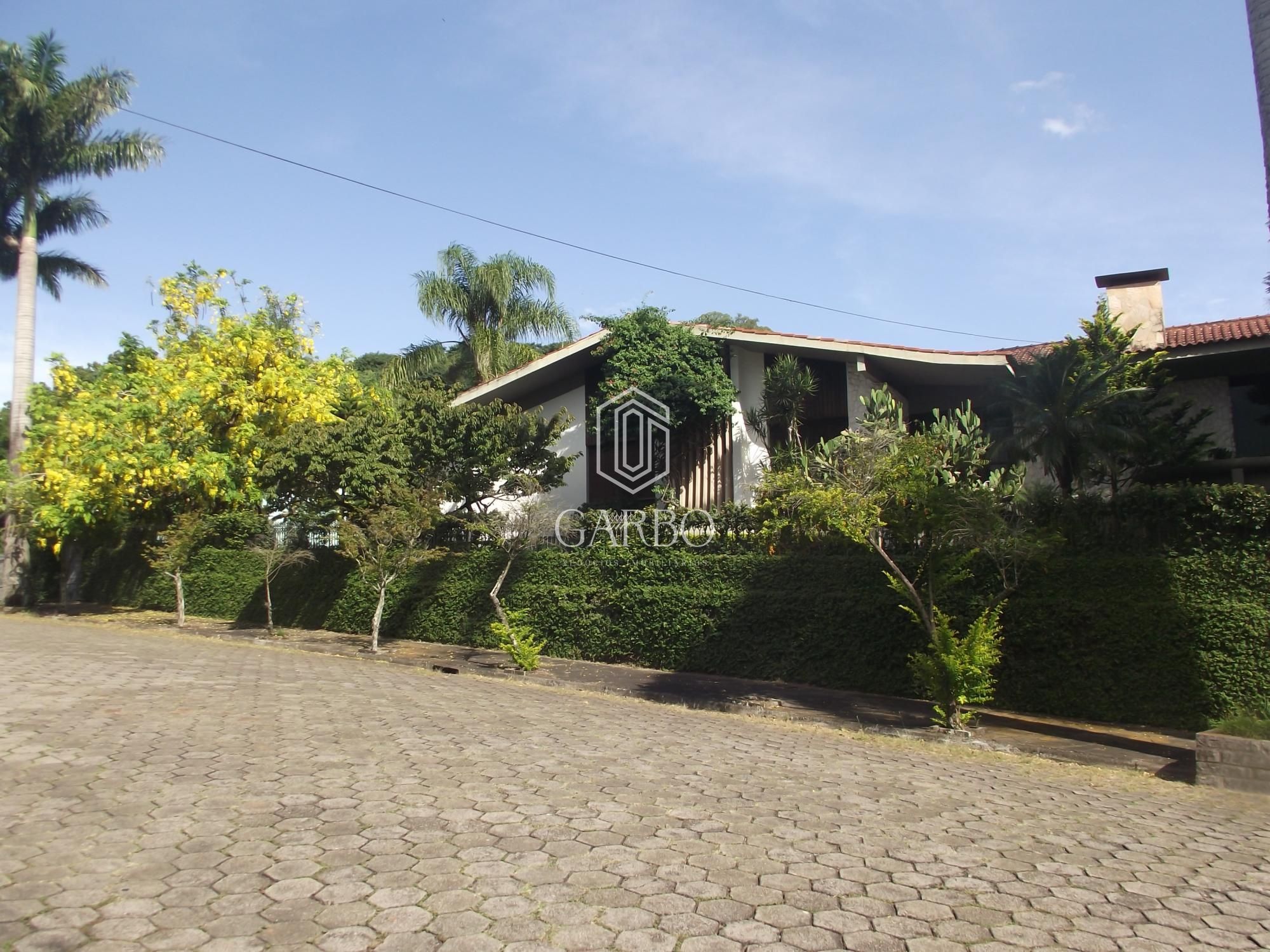 Casa à venda com 5 quartos, 530m² - Foto 1