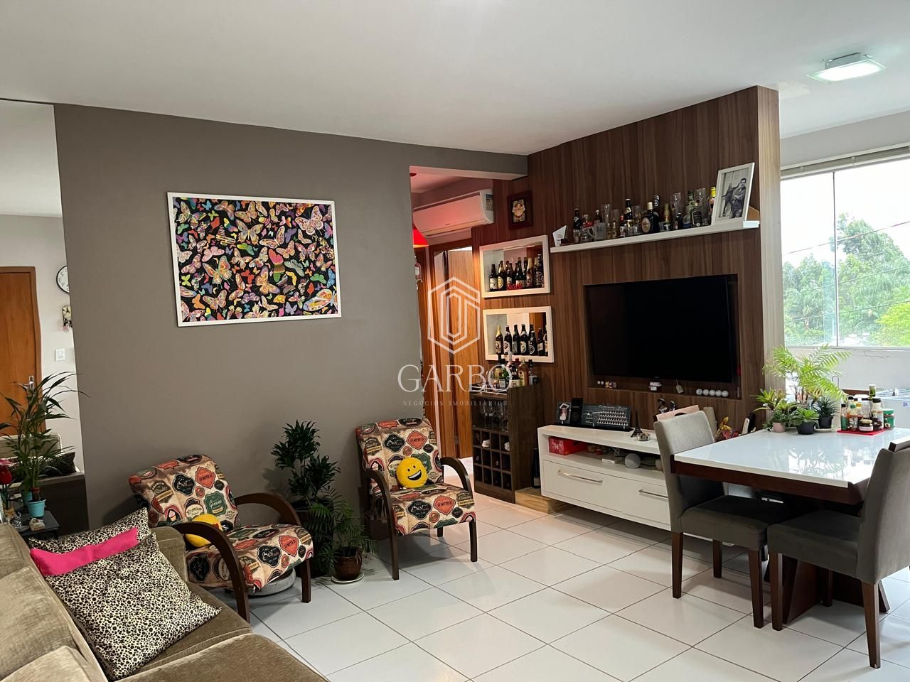 Apartamento à venda com 2 quartos, 65m² - Foto 1