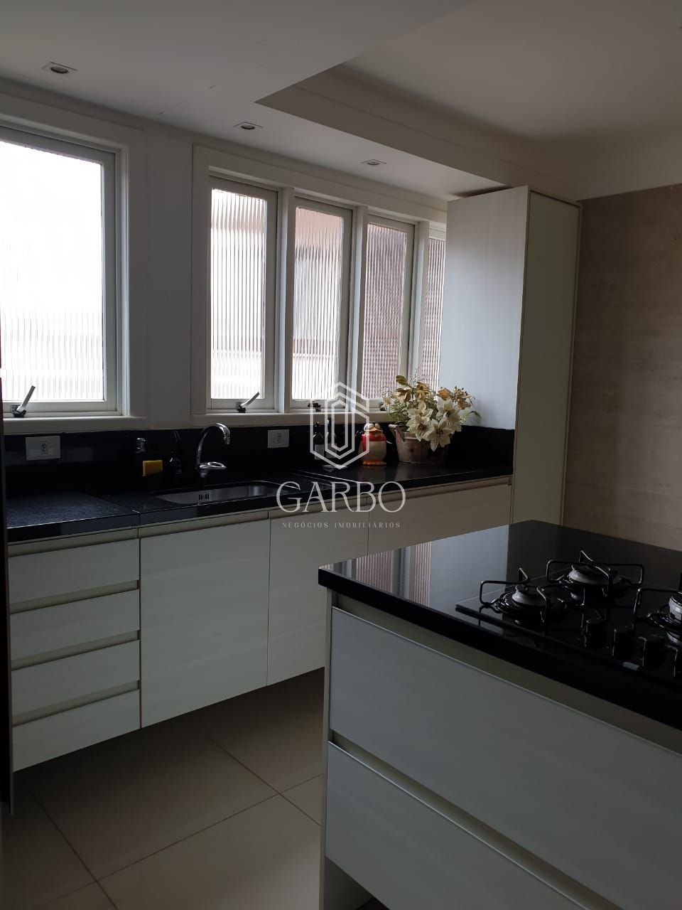 Apartamento à venda com 3 quartos, 203m² - Foto 5