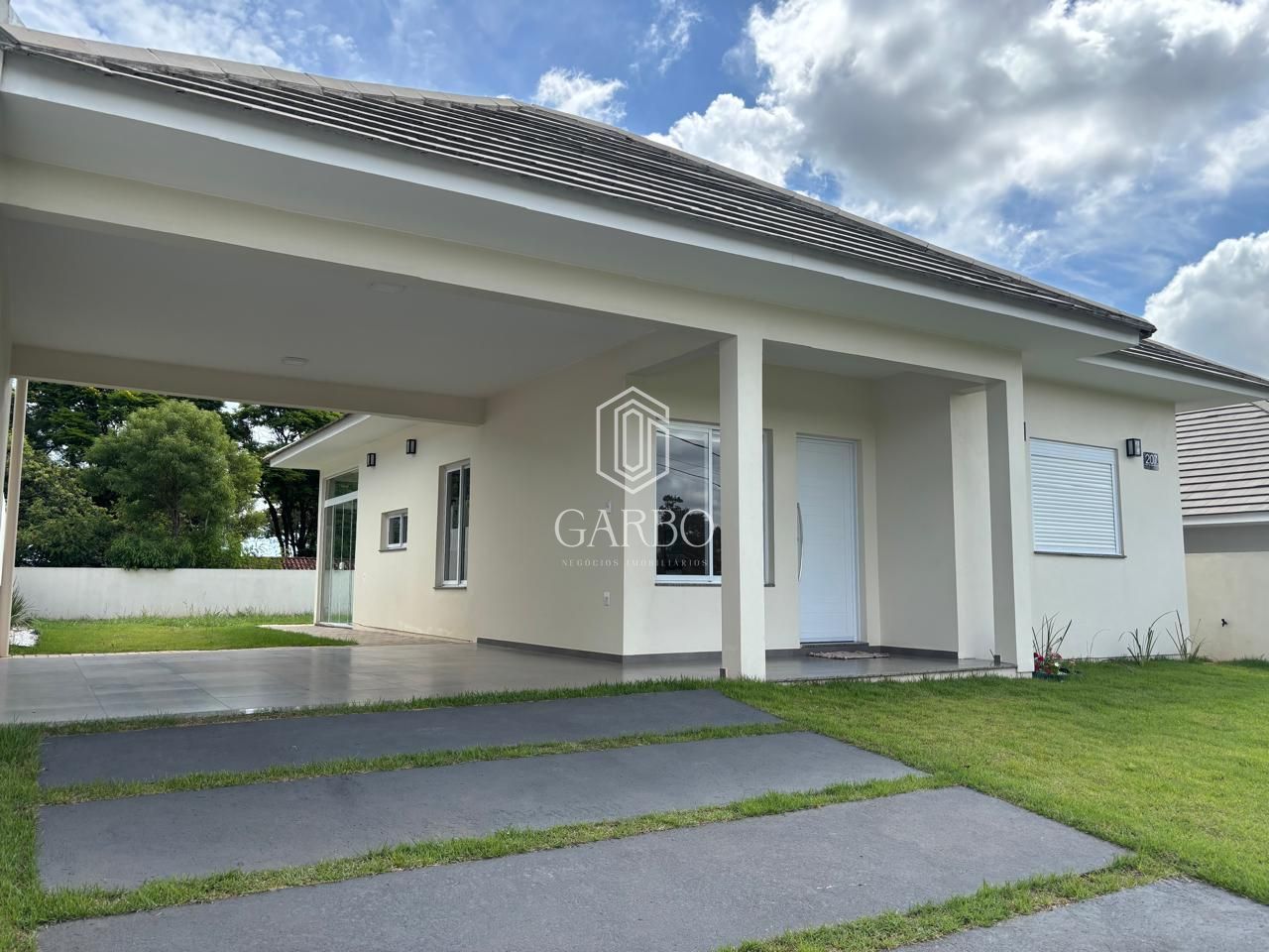 CASA À VENDA EM LINHA JOÃO ALVES