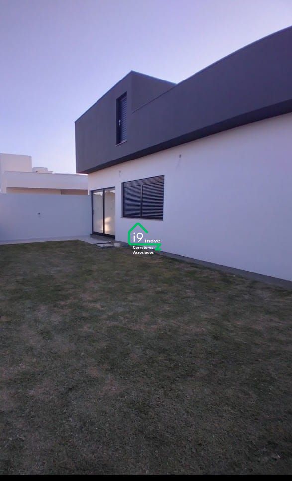 Casa à venda com 3 quartos, 140m² - Foto 2