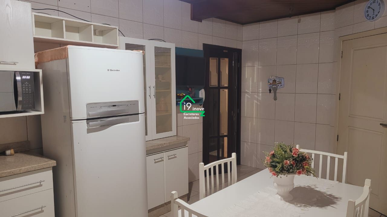 Casa à venda com 3 quartos, 250m² - Foto 12