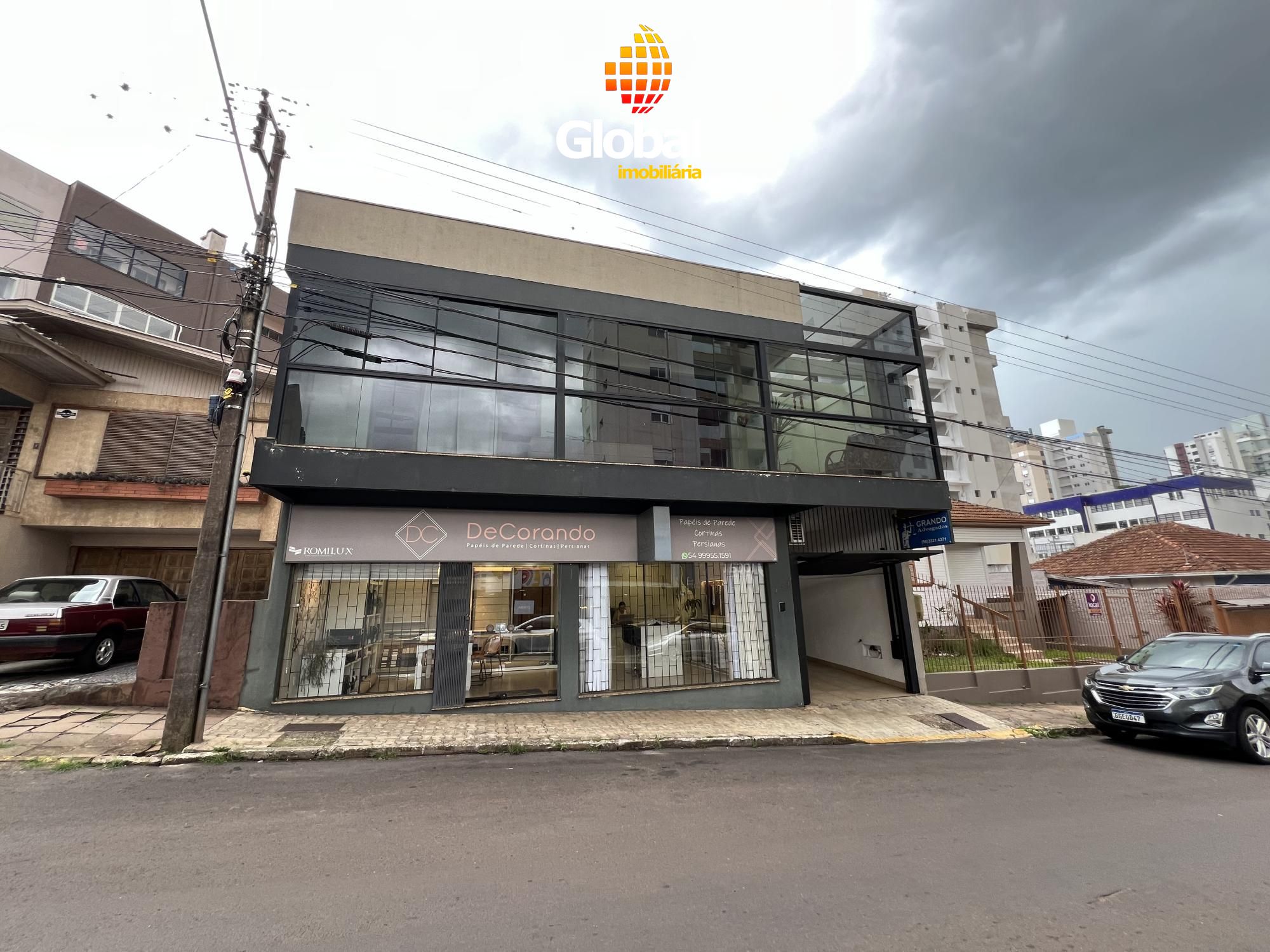 Prédio comercial e residencial no coração da cidade!
