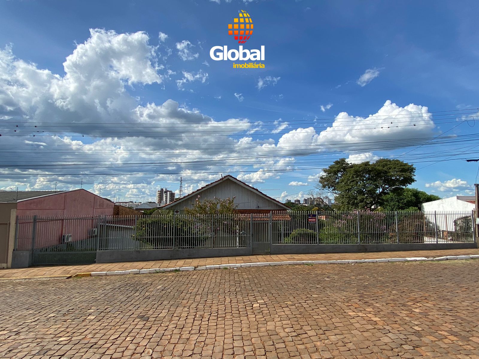 Terreno comercial Próximo AV. Flores da Cunha