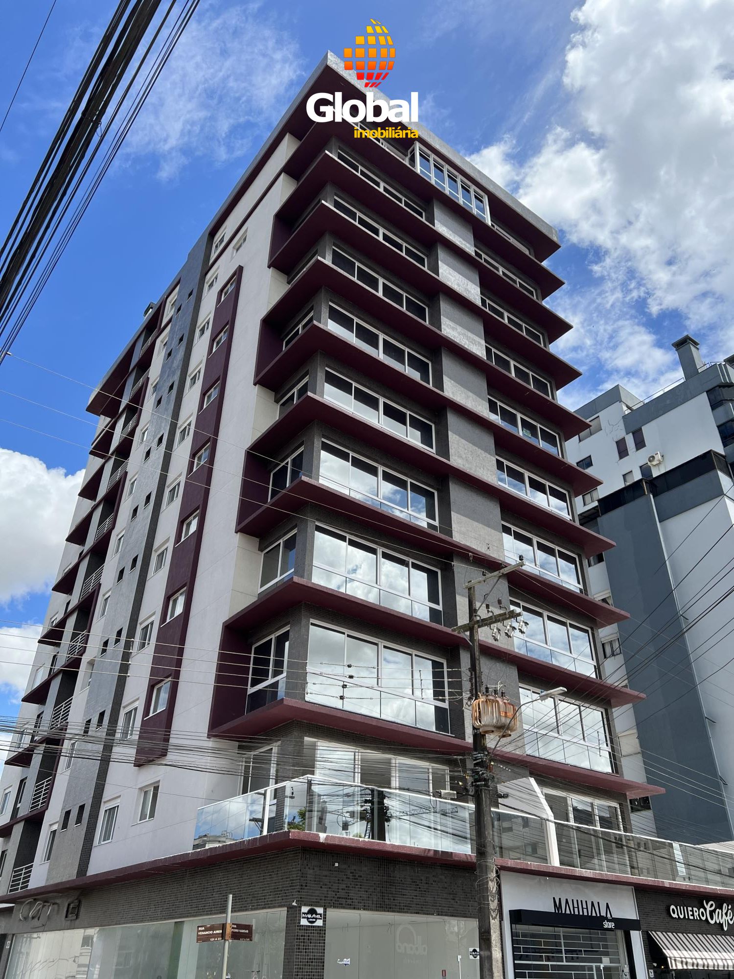 Lindo apartamento semi-mobiliado! No coração da cidade