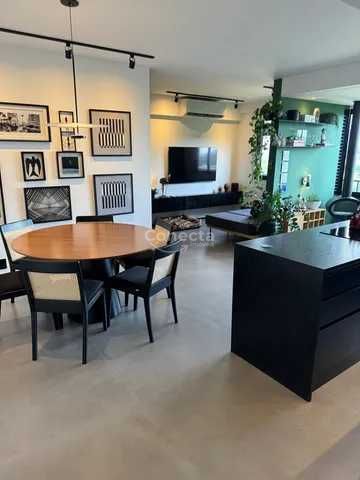 Apartamento à venda com 2 quartos, 70m² - Foto 1