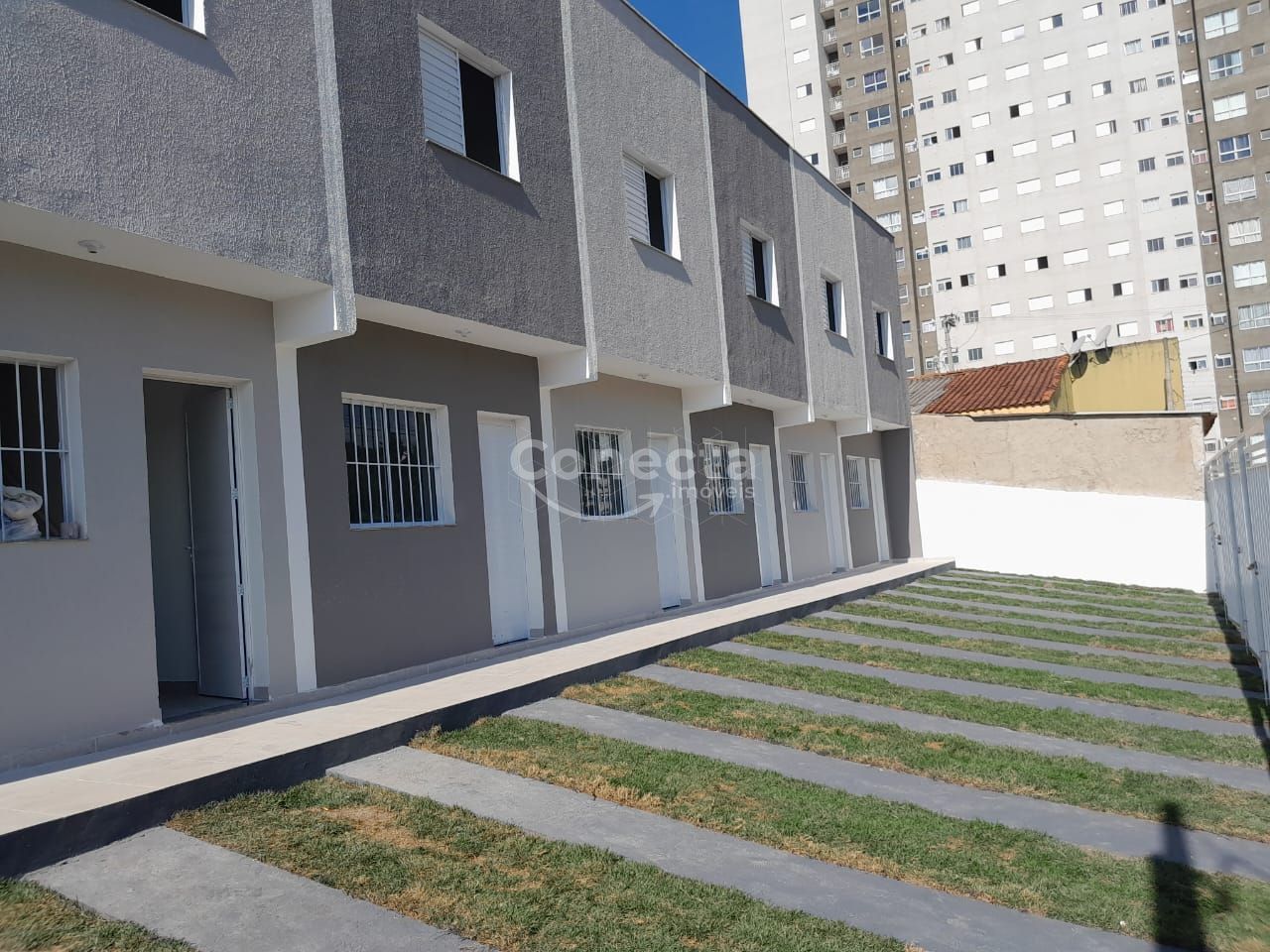 Casa à venda com 2 quartos, 54m² - Foto 2