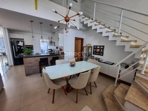 Casa de Condomínio à venda com 3 quartos, 143m² - Foto 2