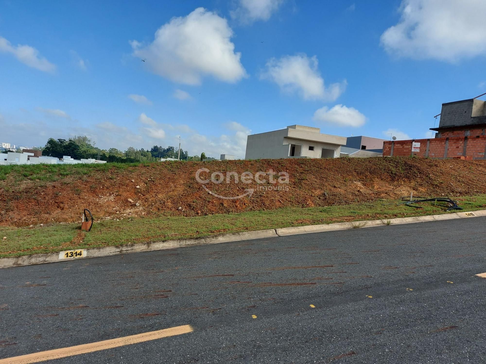 Terreno à venda, 250m² - Foto 1