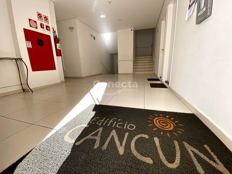 Apartamento à venda com 2 quartos, 65m² - Foto 2