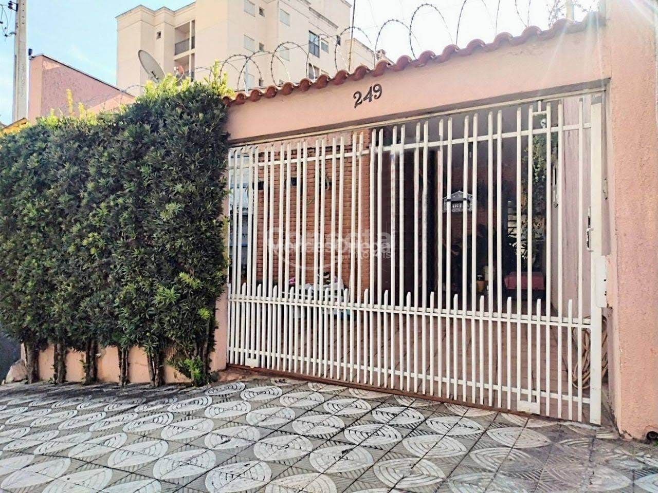 Casa à venda com 4 quartos, 166m² - Foto 1