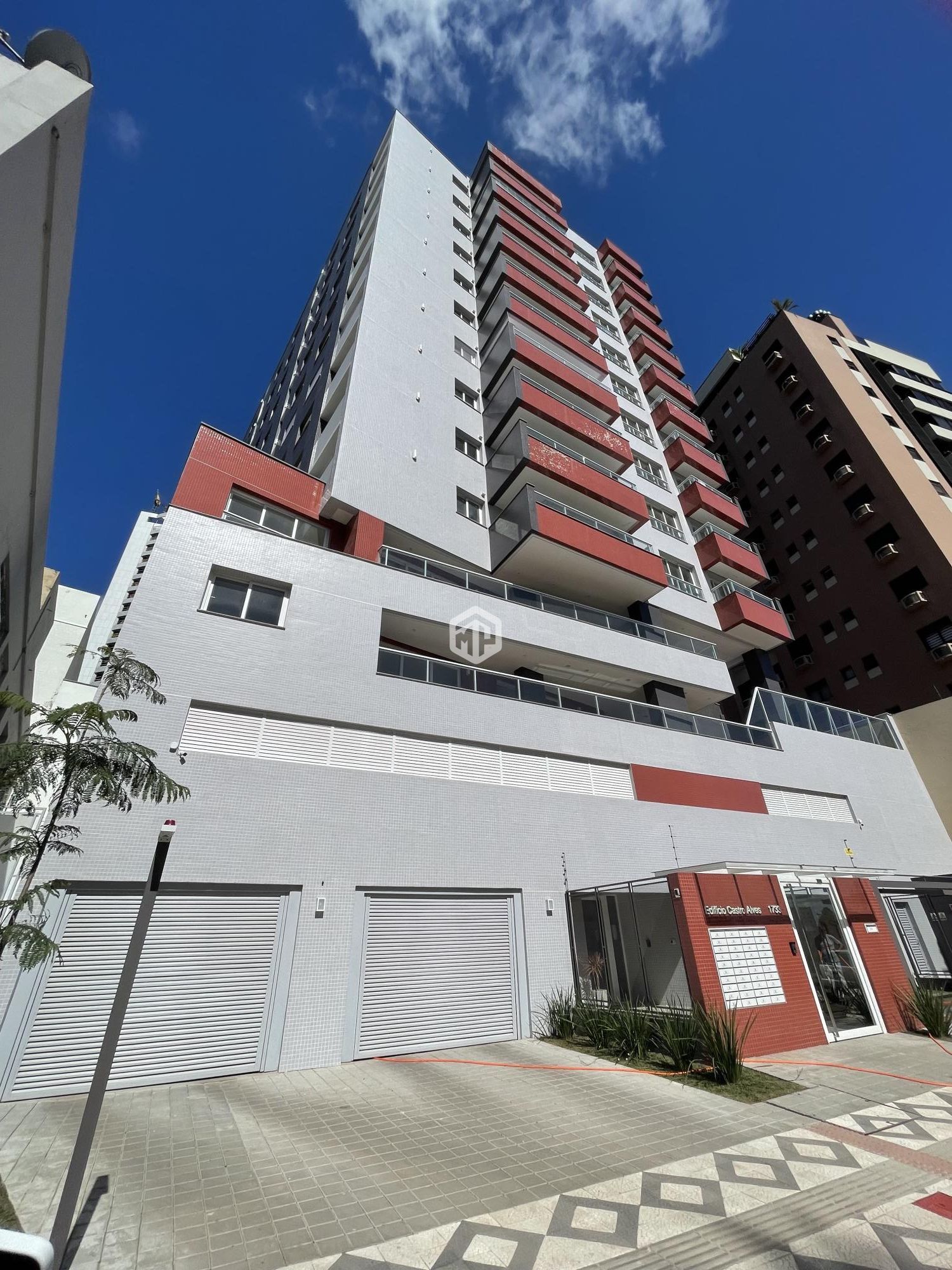 Apartamento à venda com 2 quartos, 88m² - Foto 1