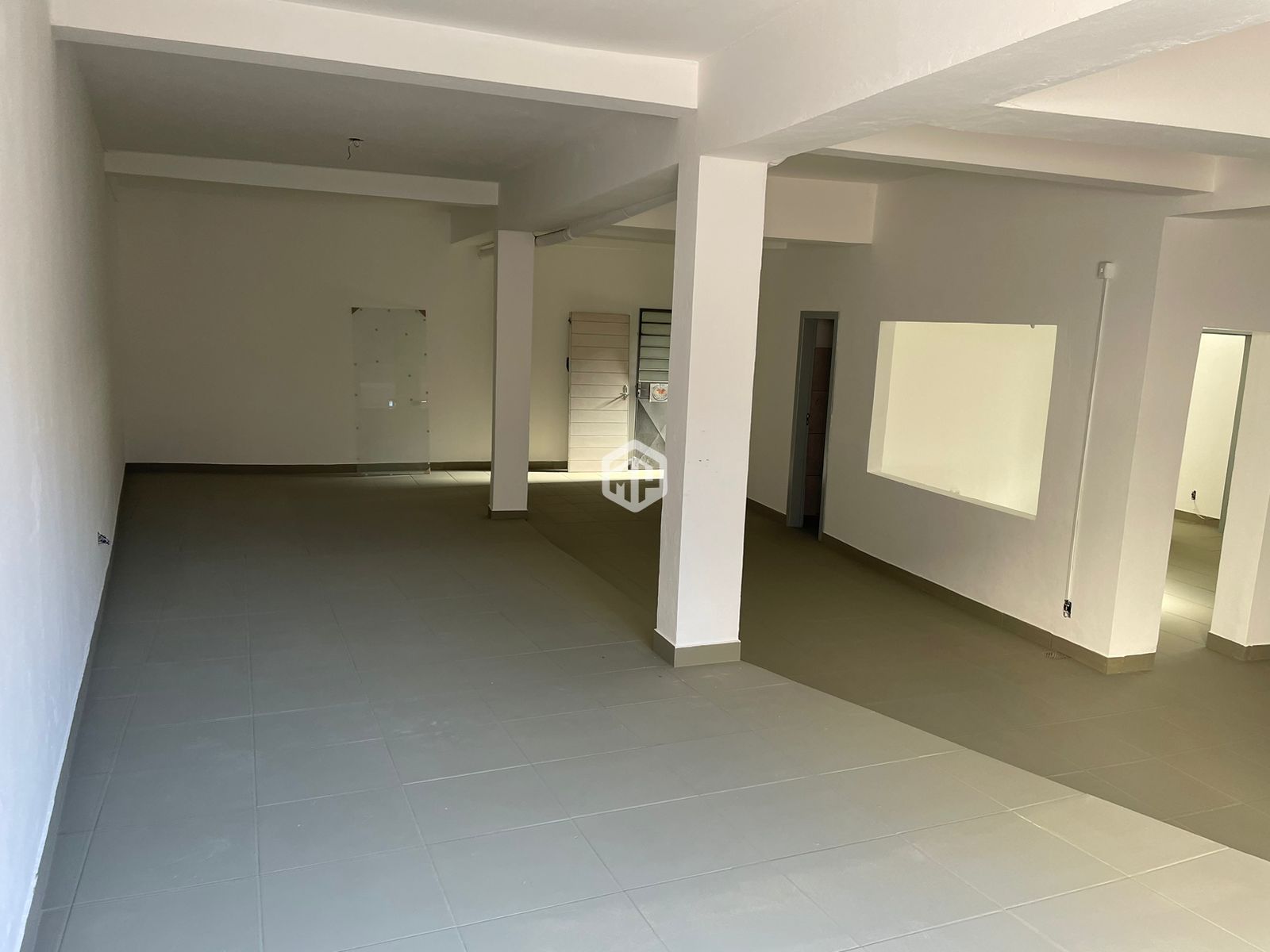 Conjunto Comercial-Sala para alugar com 1 quarto, 128m² - Foto 3