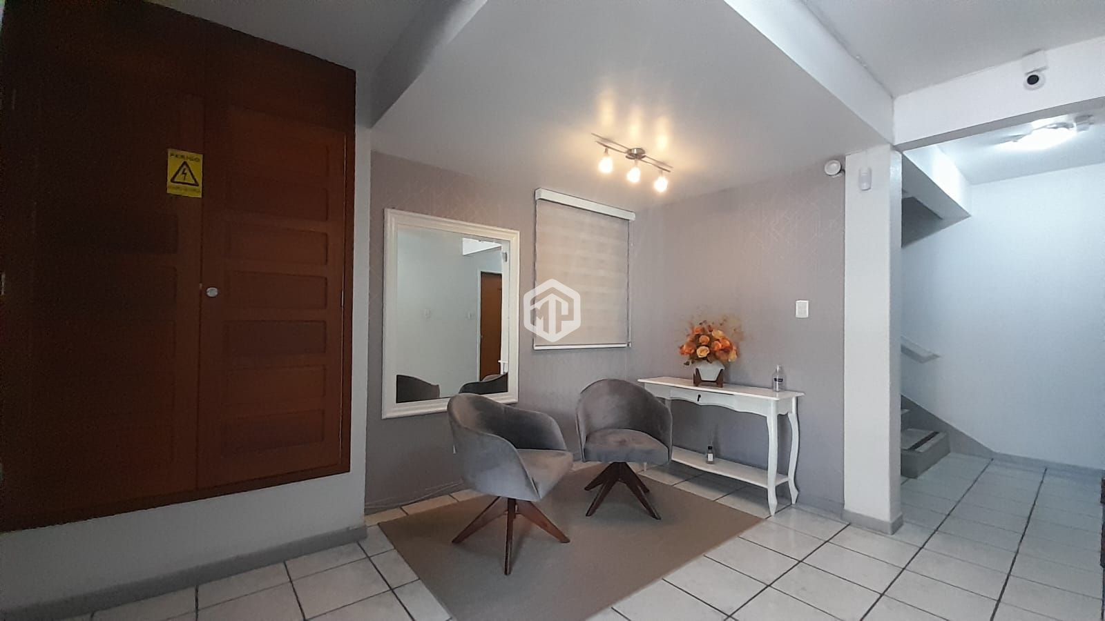 Apartamento à venda com 2 quartos, 78m² - Foto 3