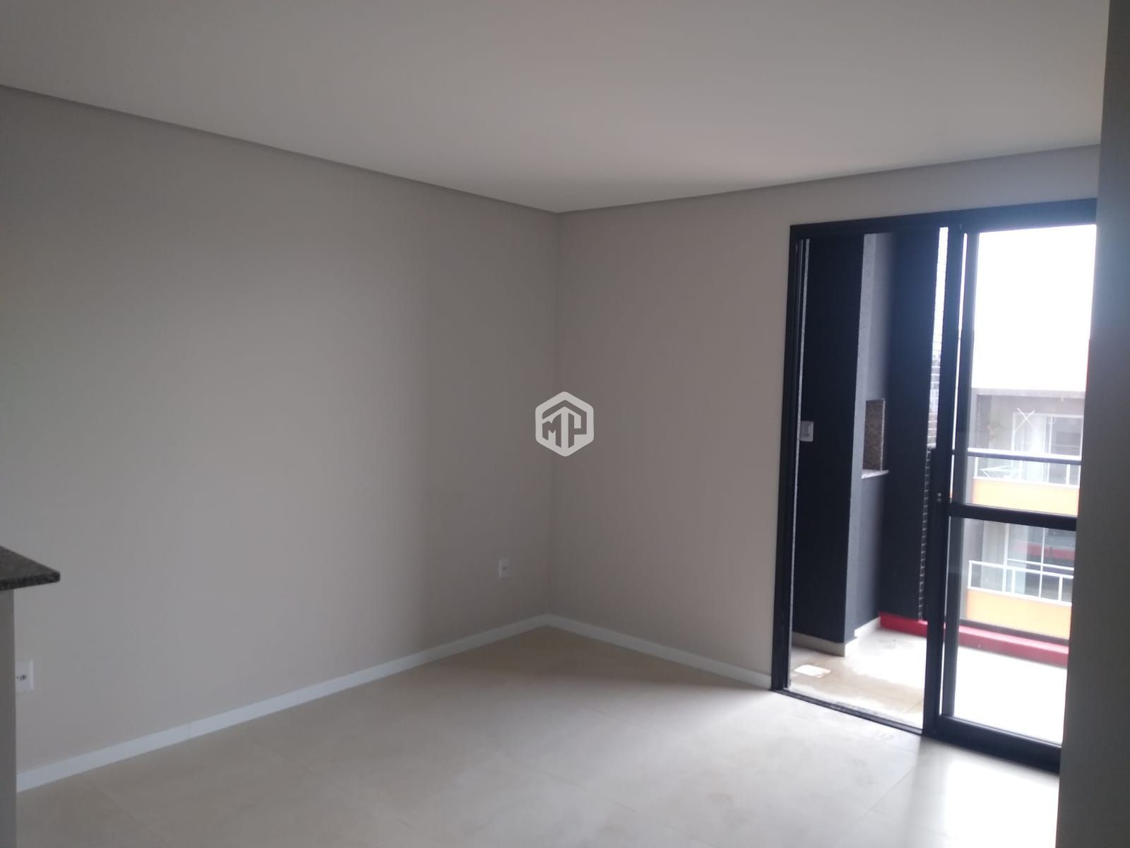 Apartamento à venda com 2 quartos, 66m² - Foto 1