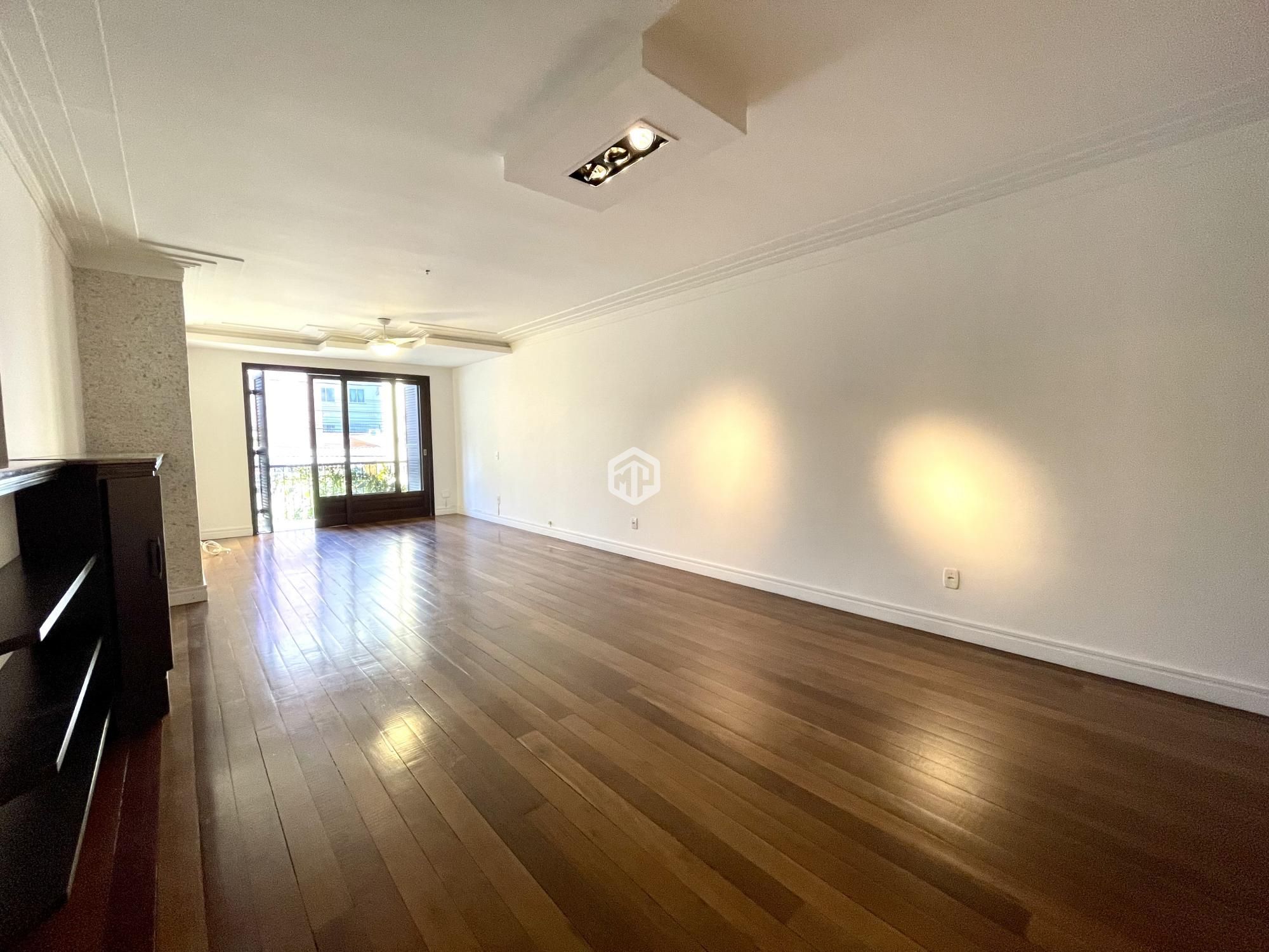 Apartamento à venda com 3 quartos, 178m² - Foto 5