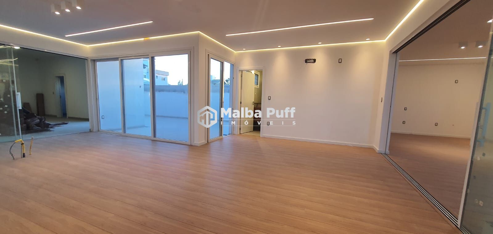 Casa à venda com 4 quartos, 307m² - Foto 14