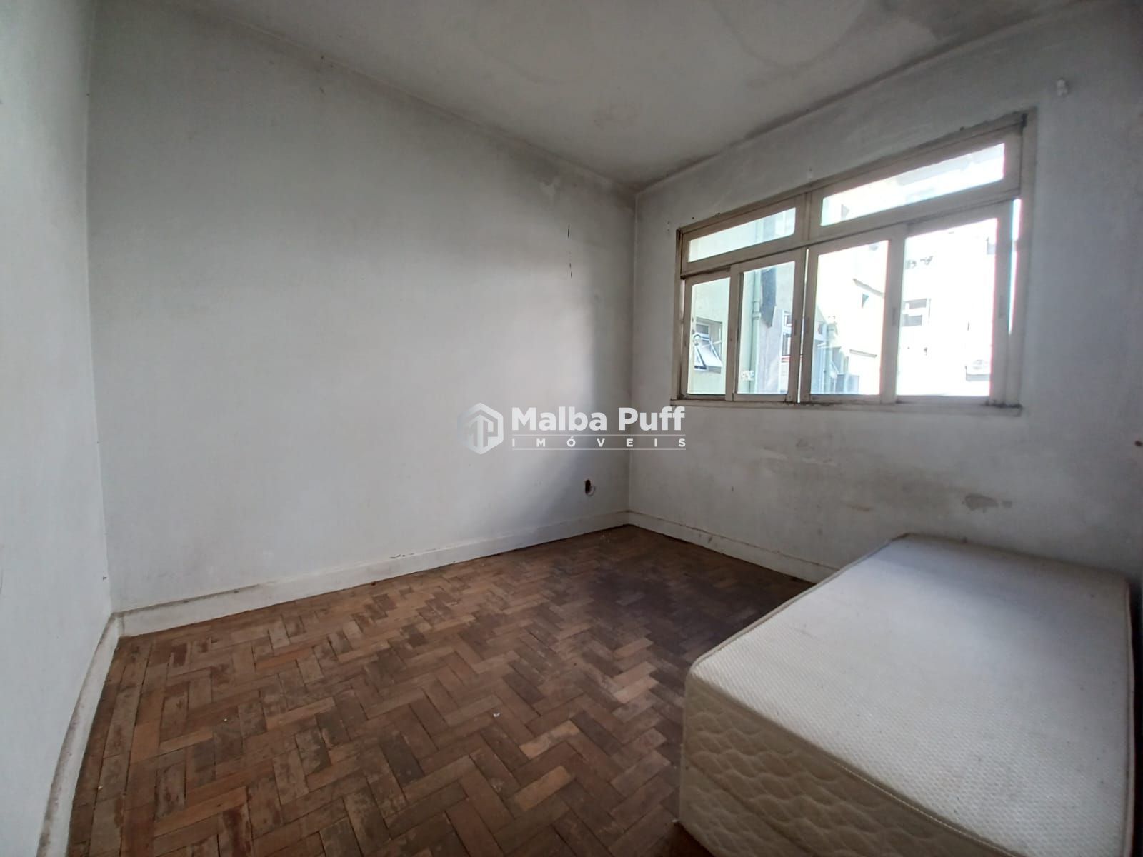 Apartamento à venda com 2 quartos, 77m² - Foto 4