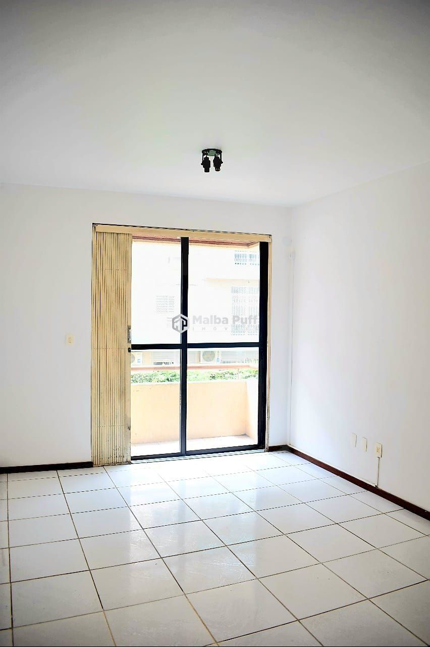 Apartamento à venda com 3 quartos, 93m² - Foto 2