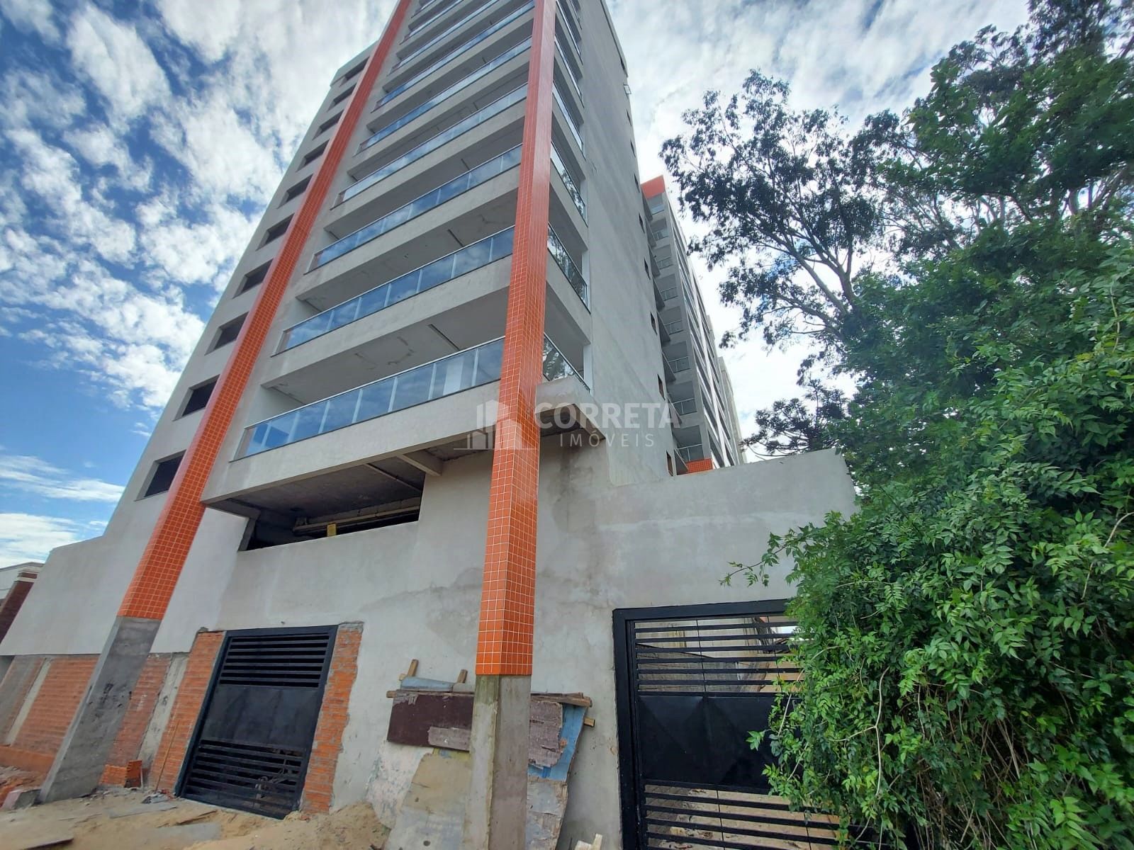 Apartamento à venda com 3 quartos, 131m² - Foto 2