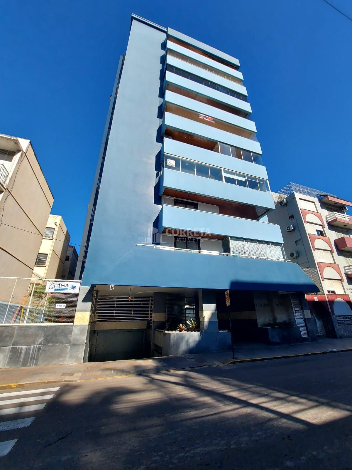 Apartamento à venda com 3 quartos, 217m² - Foto 2