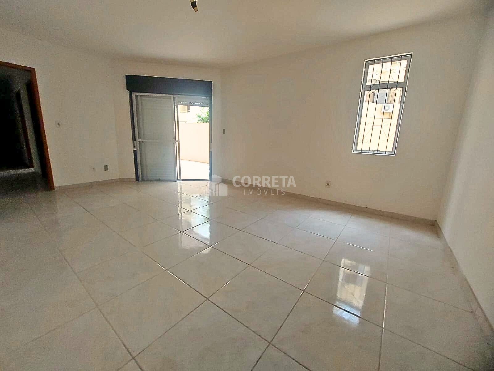 Apartamento à venda com 3 quartos, 106m² - Foto 3