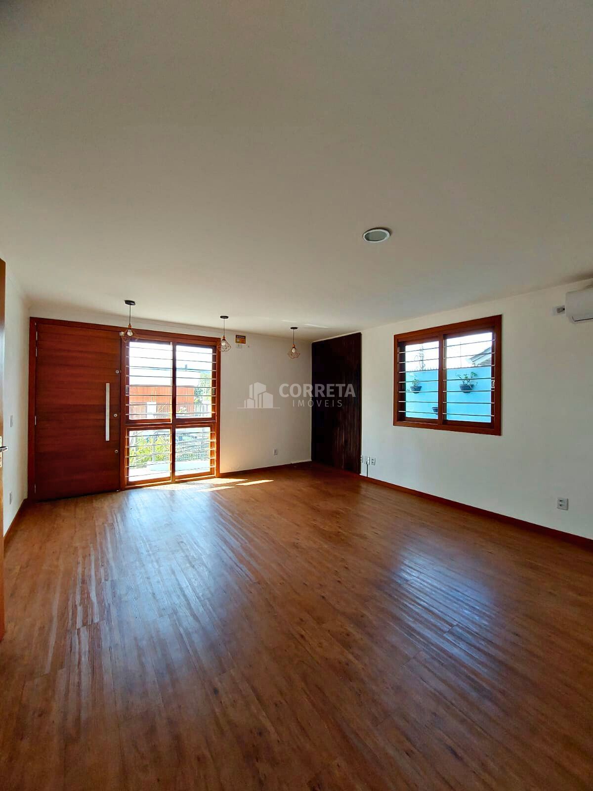 Casa à venda com 4 quartos, 256m² - Foto 3