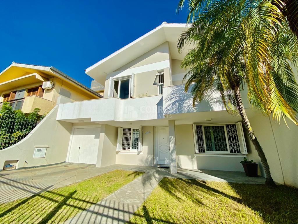 Linda casa, 6 dormitórios, 2 suítes, sala, escritório, cozinha bem espaçosa, sa