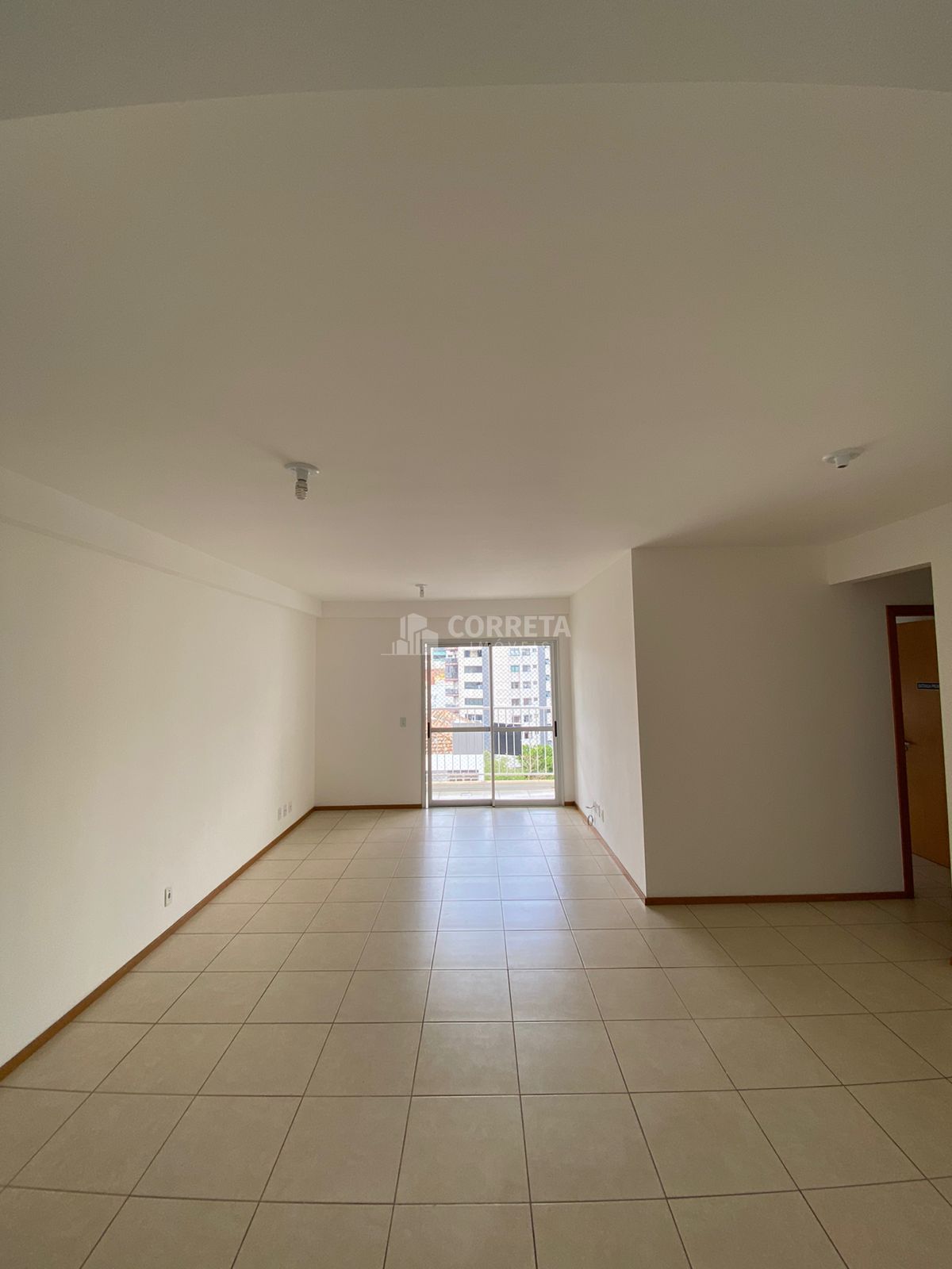 Apartamento à venda com 3 quartos, 87m² - Foto 2