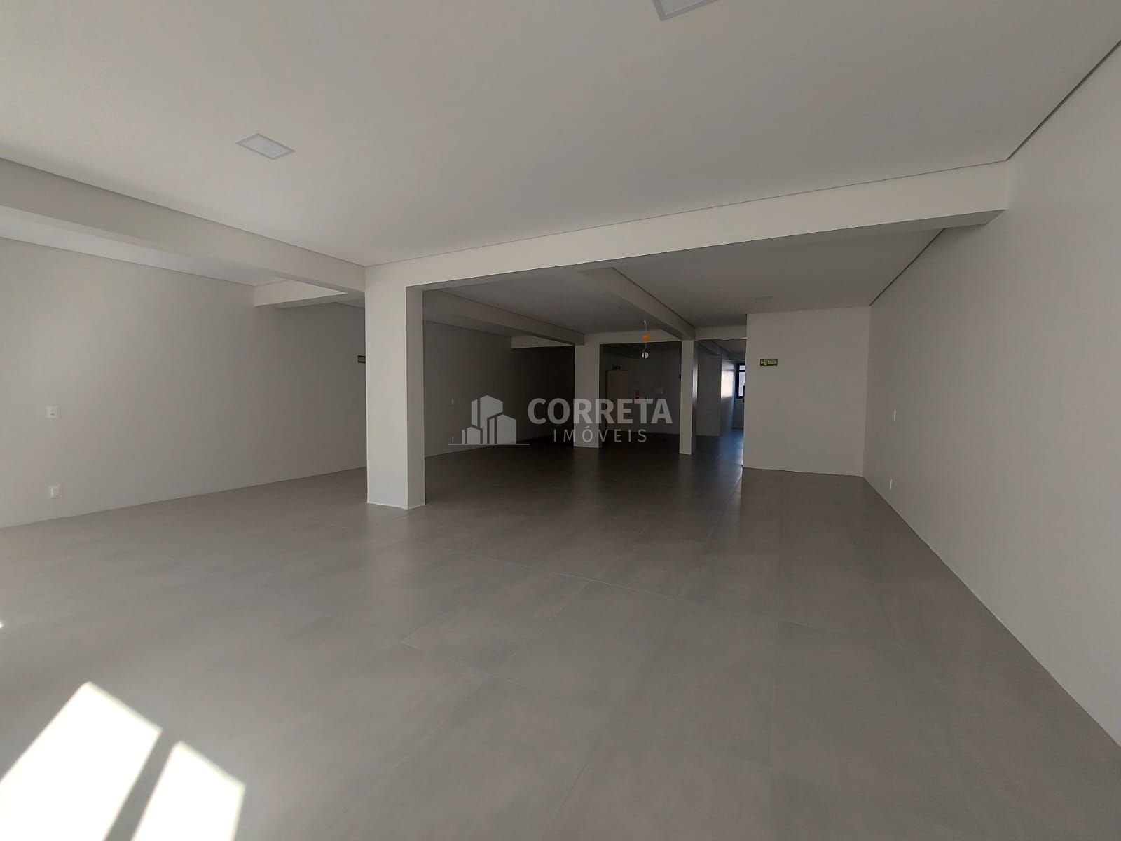 Conjunto Comercial-Sala para alugar com 1 quarto, 135m² - Foto 8