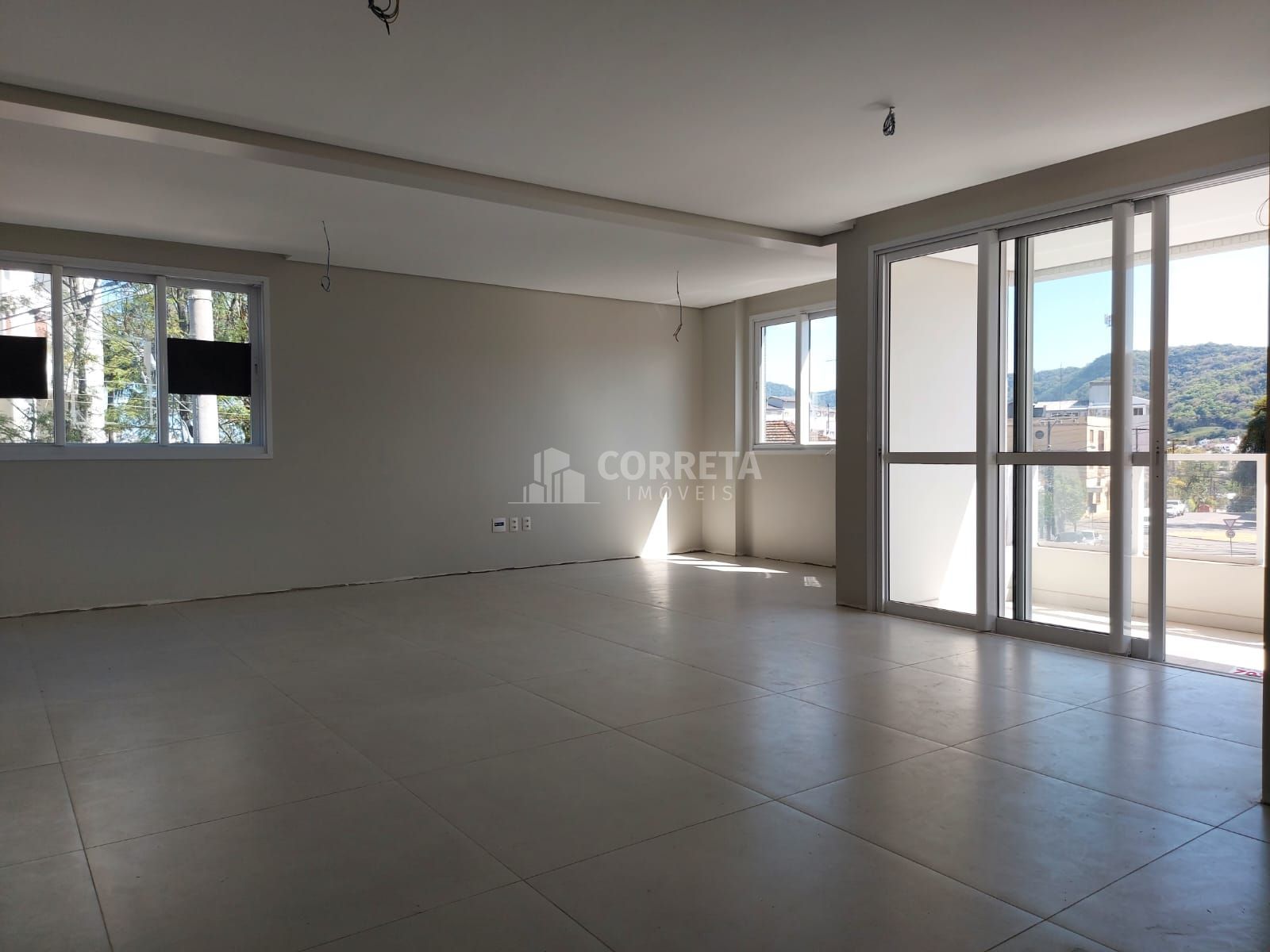 Apartamento à venda com 3 quartos, 121m² - Foto 9