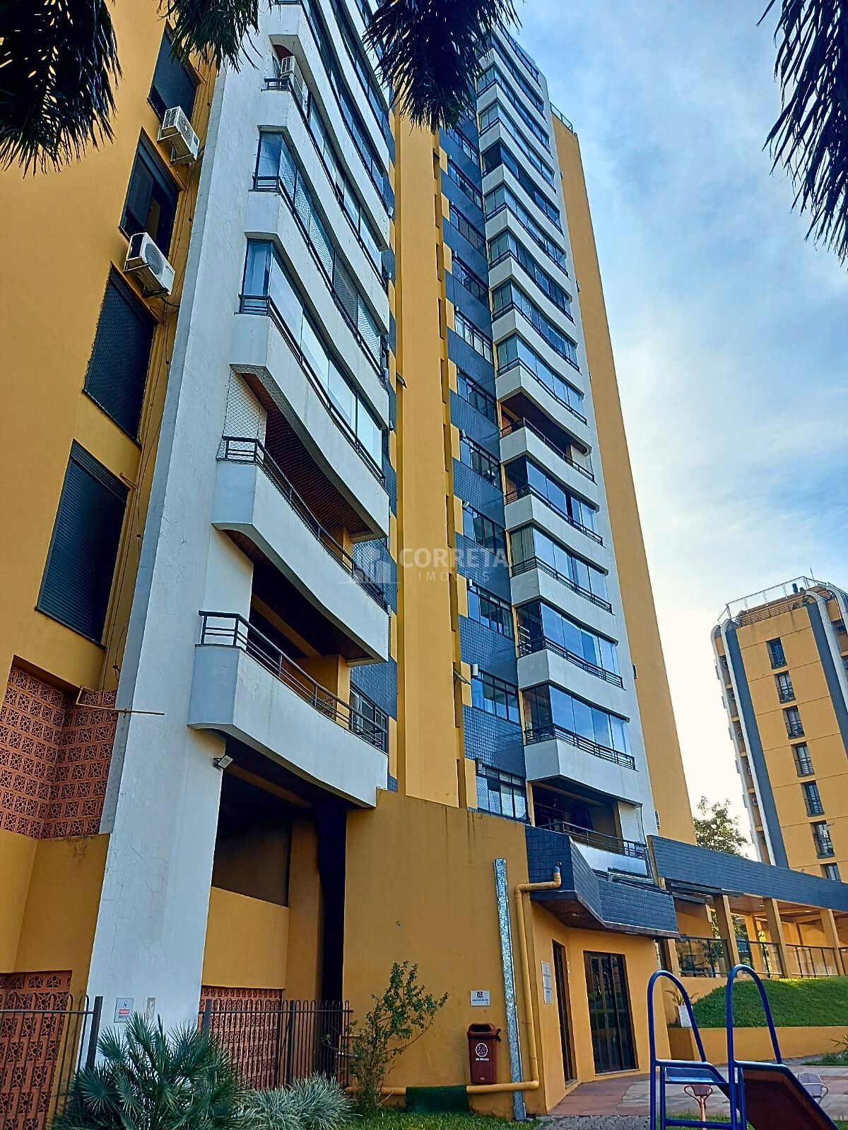 Elegante apartamento mobiliado 2 dormitórios- Bonfim- Santa Maria, RS.