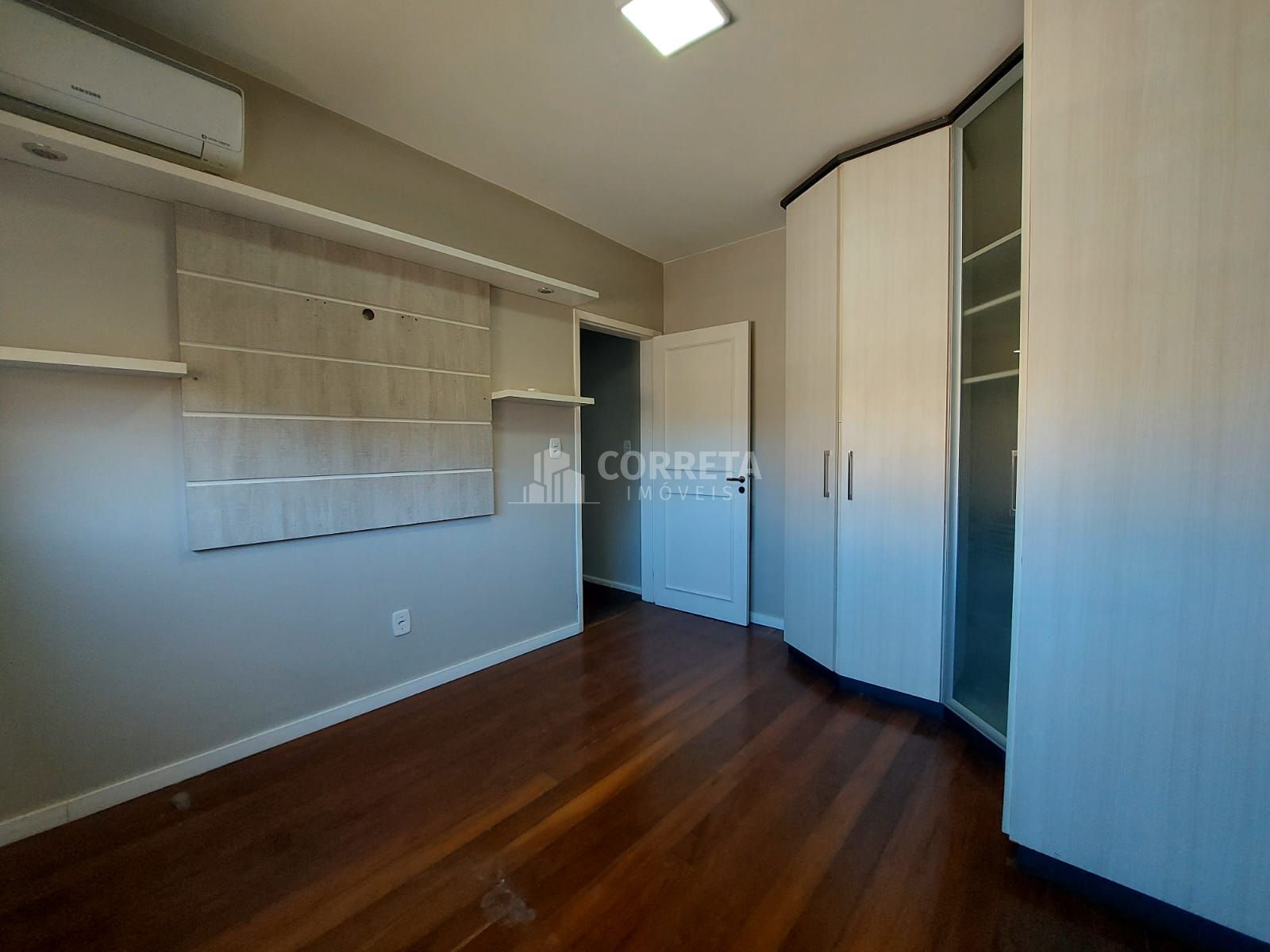 Apartamento à venda com 3 quartos, 217m² - Foto 10