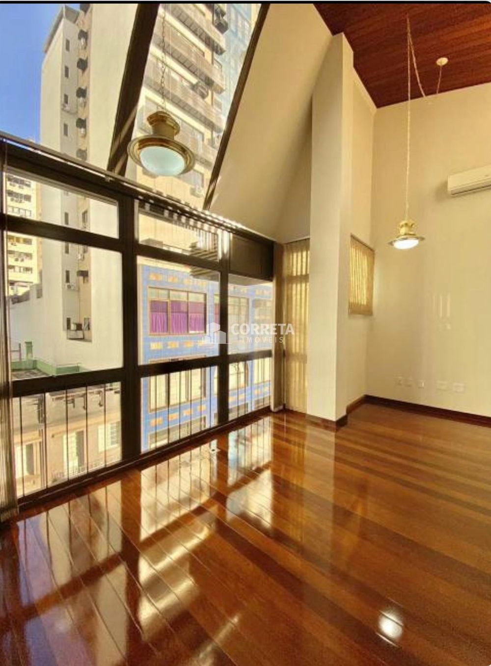 Sala Comercial à venda ou para alugar no Centro de Santa Maria, RS