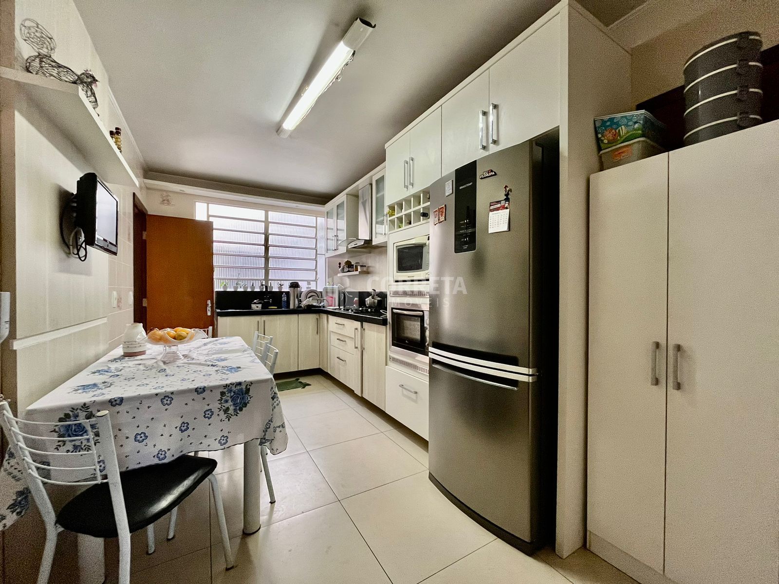 Apartamento à venda com 3 quartos, 196m² - Foto 11