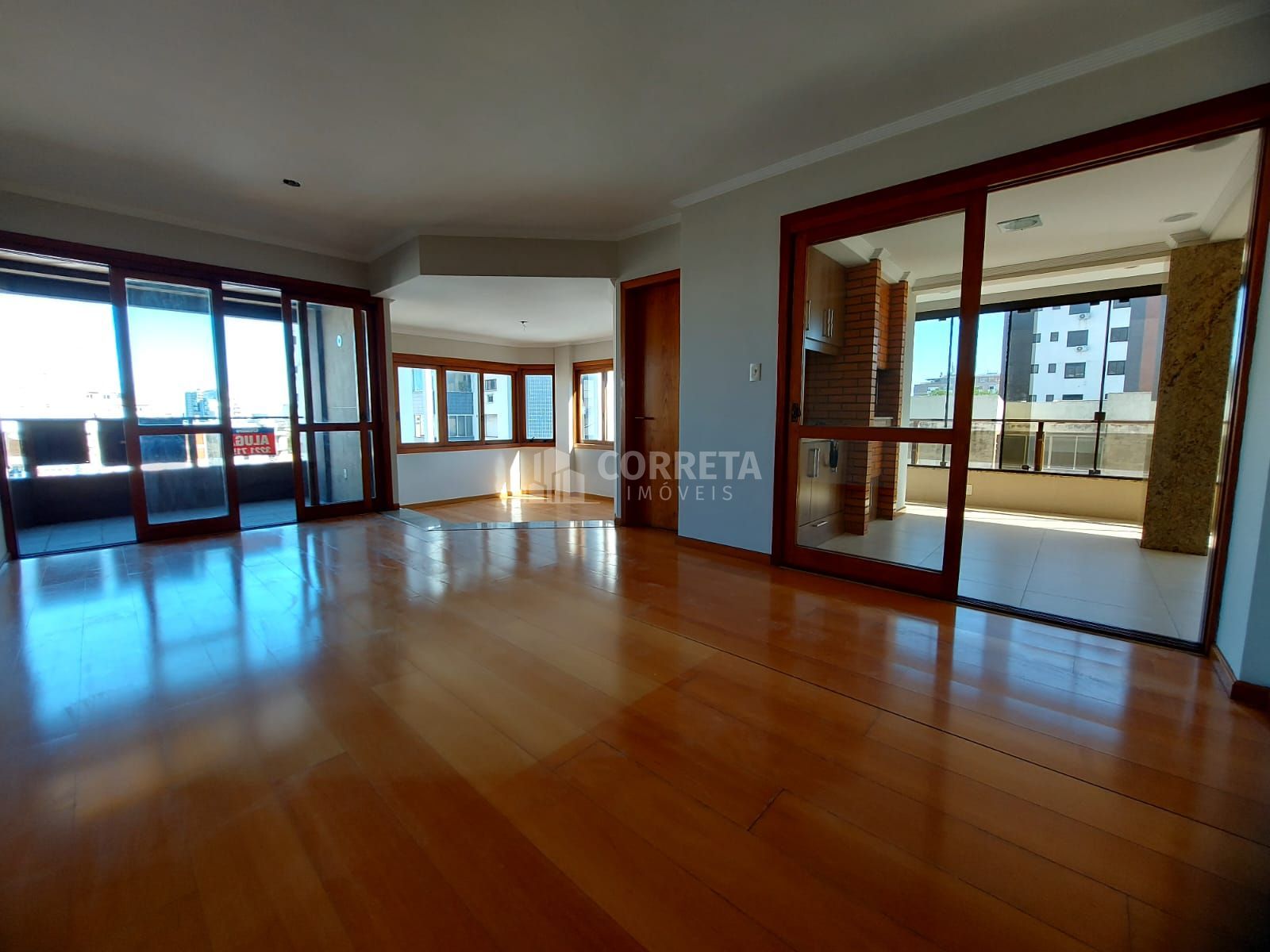 Apartamento para alugar com 4 quartos, 255m² - Foto 3